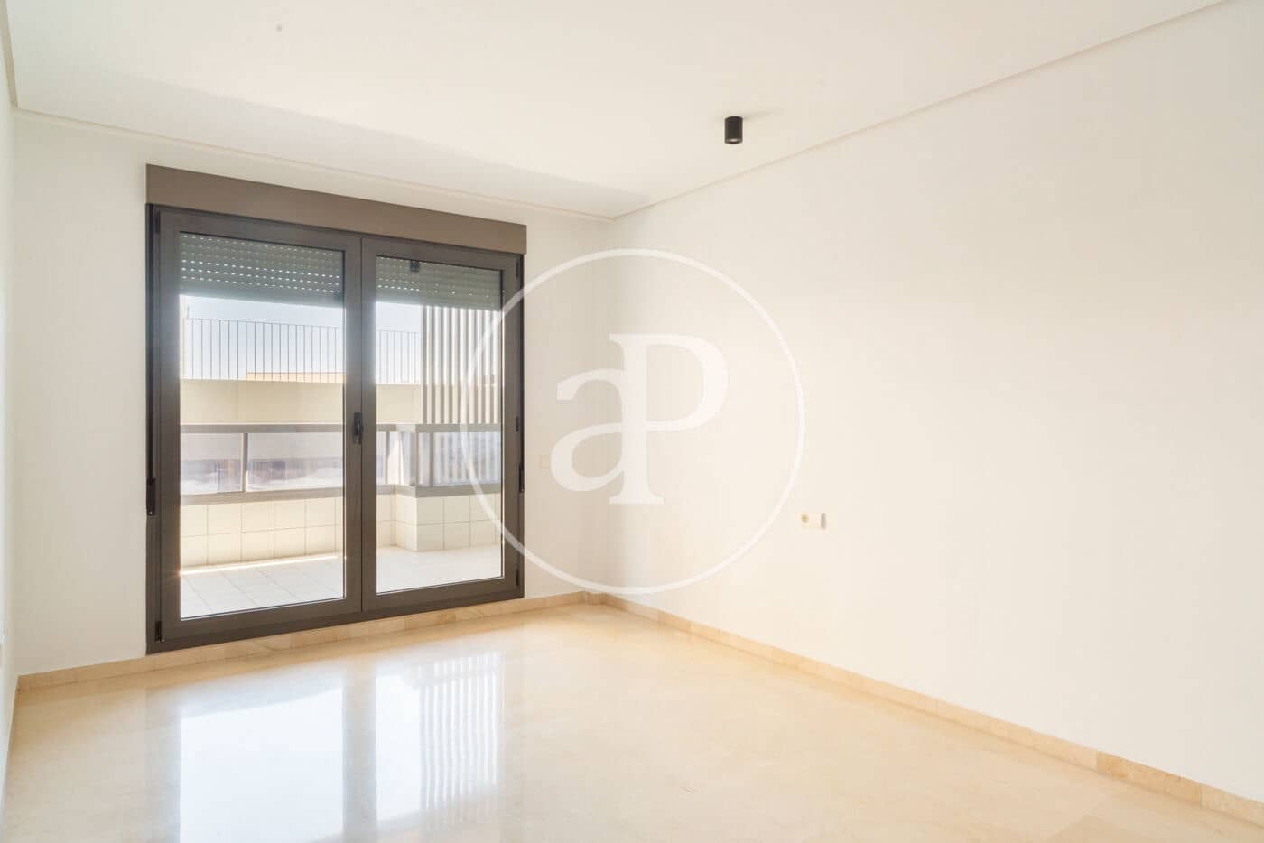 Appartement de 3 chambres à louer à Valence ville avec piscine garage - 1 850 € (Ref: 9788478)