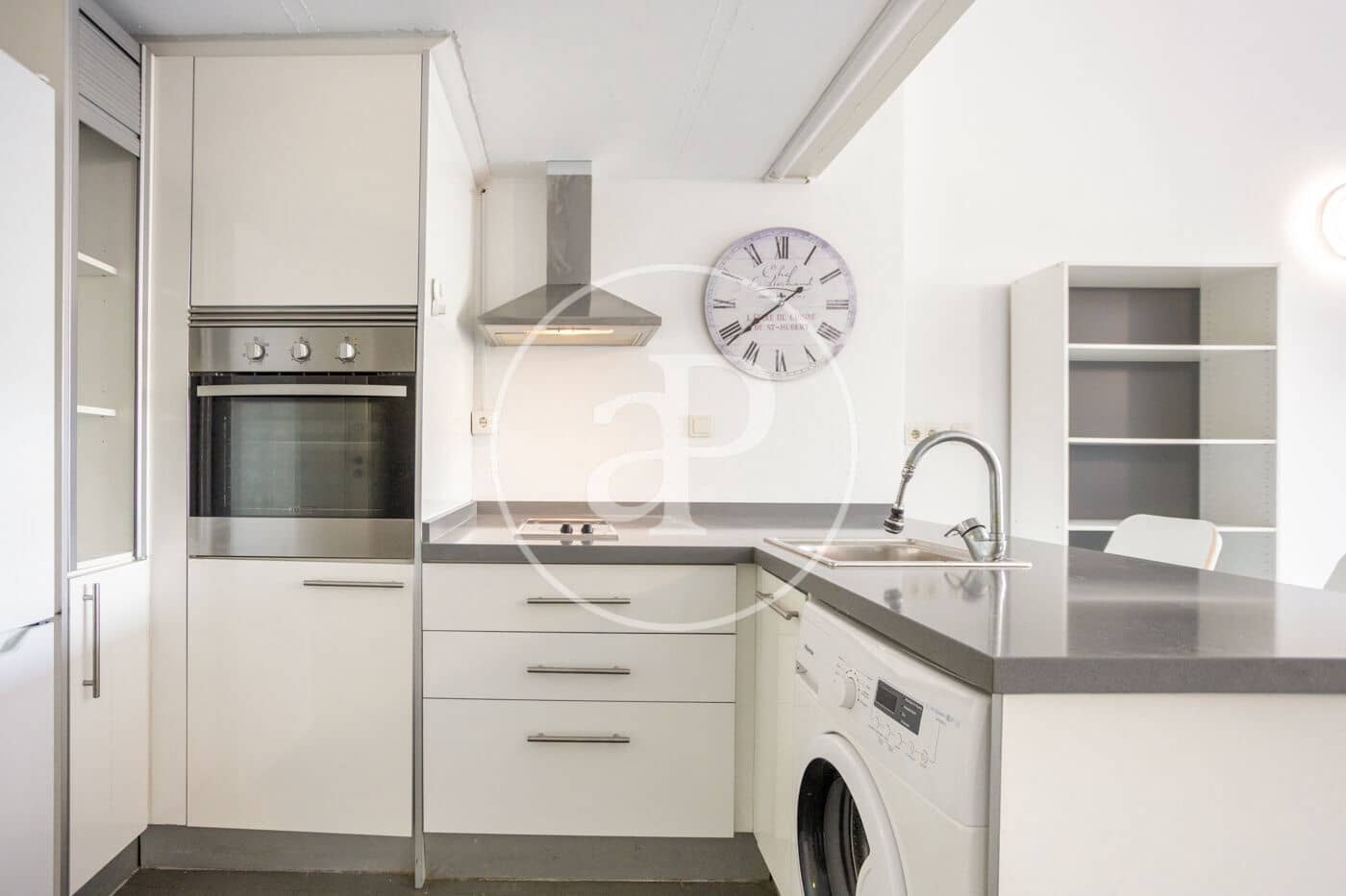 1 soverom Leilighet til leie i Valencia by med svømmebasseng garasje - € 1 100 (Ref: 9788479)