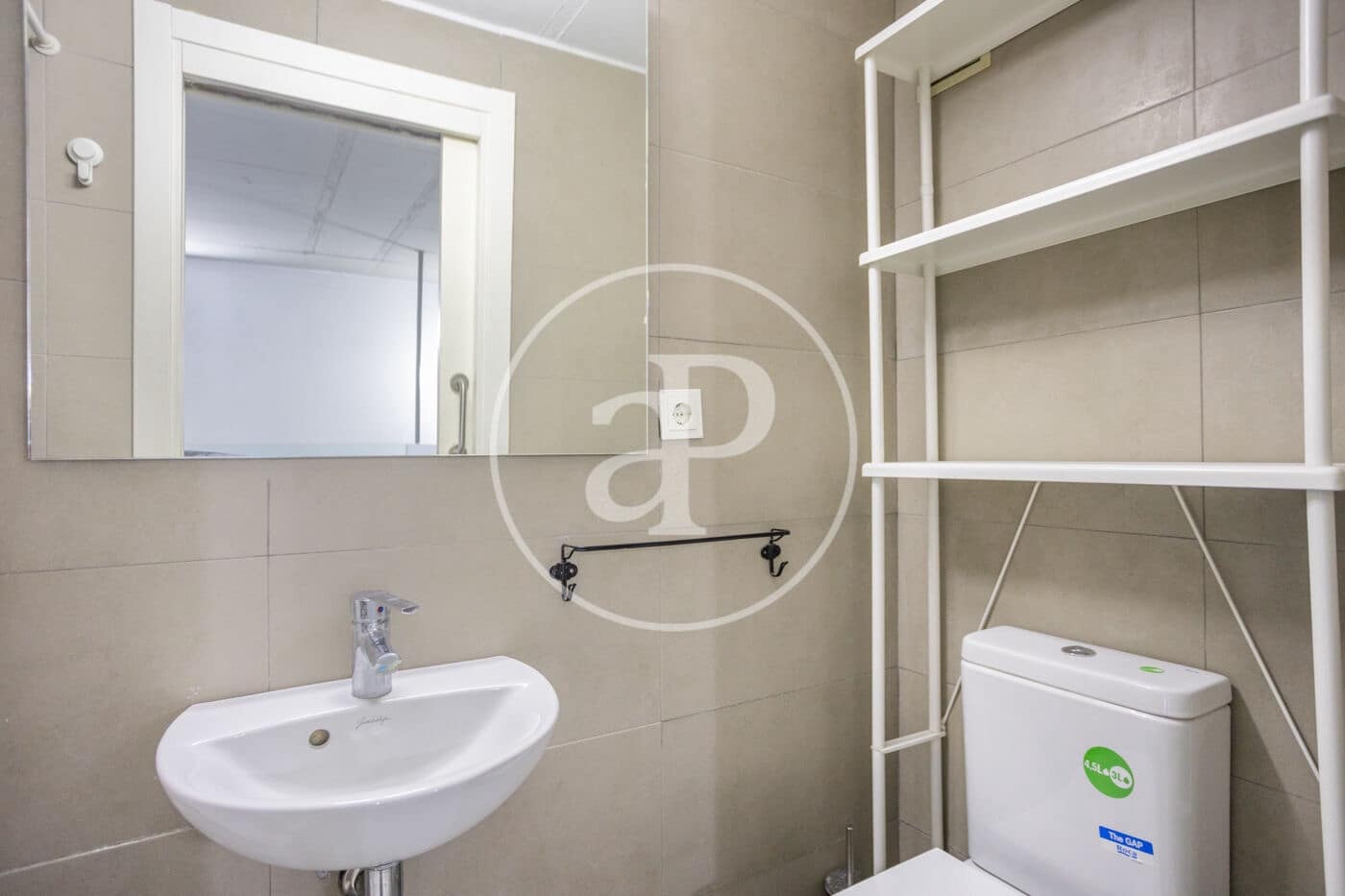 1 soverom Leilighet til leie i Valencia by med svømmebasseng garasje - € 1 100 (Ref: 9788479)