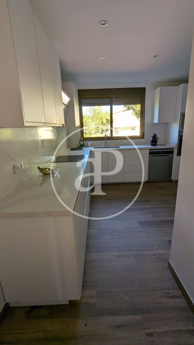 Villa/Maison de 5 chambres à louer à Riba-roja de Turia avec piscine garage - 3 400 € (Ref: 9788483)