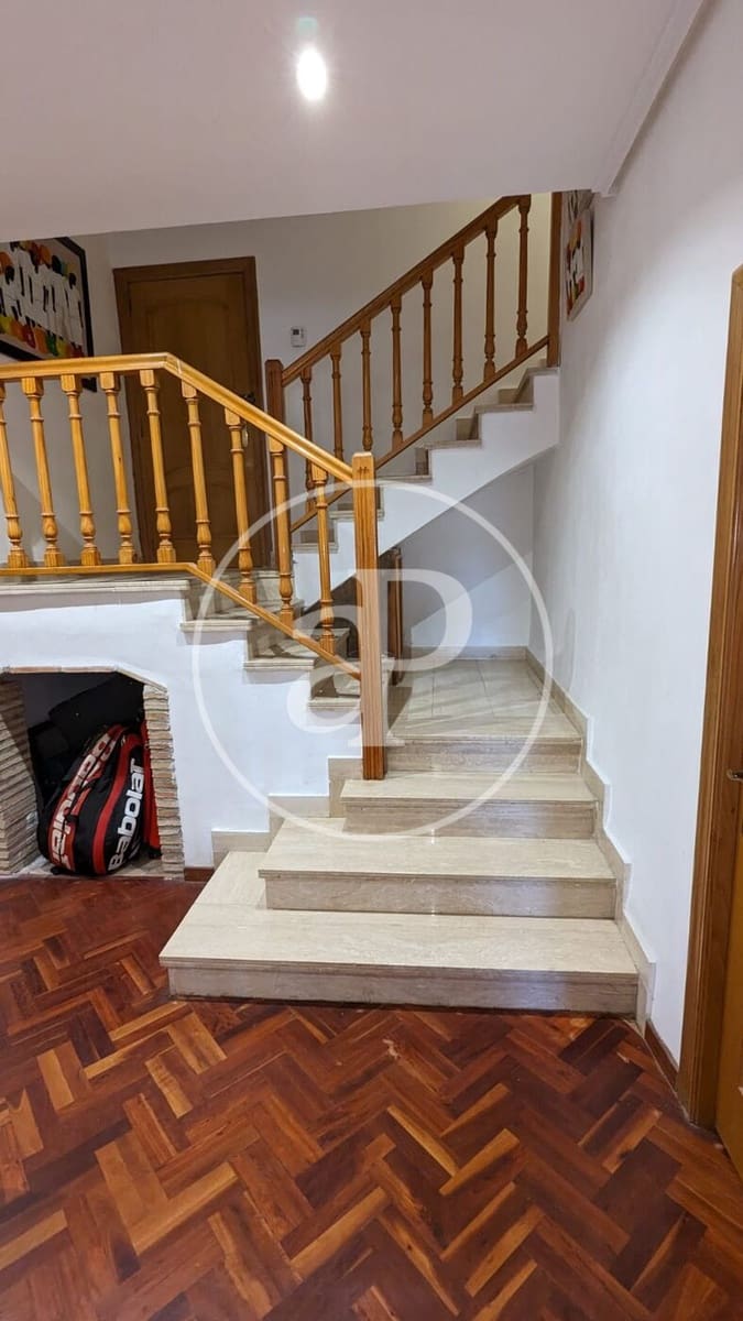 Villa/Maison de 5 chambres à louer à Riba-roja de Turia avec piscine garage - 3 400 € (Ref: 9788483)