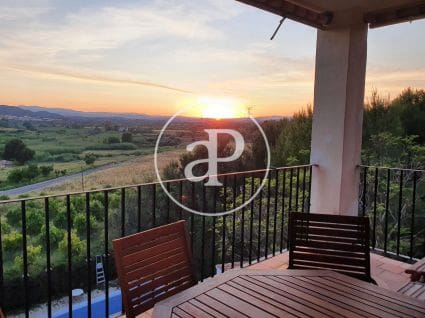 Villa/Maison de 5 chambres à louer à Riba-roja de Turia avec piscine garage - 3 400 € (Ref: 9788483)