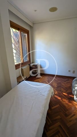 Villa/Maison de 5 chambres à louer à Riba-roja de Túria avec piscine garage - 3 400 € (Ref: 9788483)