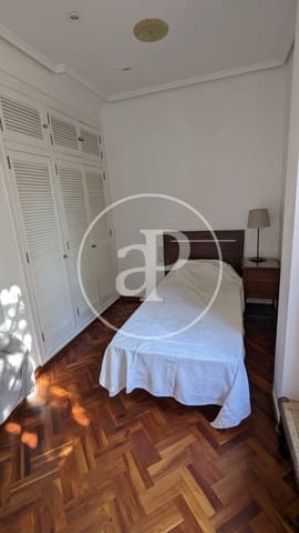 Villa/Maison de 5 chambres à louer à Riba-roja de Túria avec piscine garage - 3 400 € (Ref: 9788483)