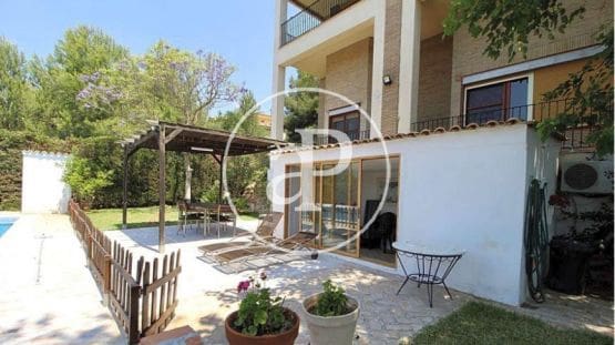 Villa/Maison de 5 chambres à louer à Riba-roja de Turia avec piscine garage - 3 400 € (Ref: 9788483)