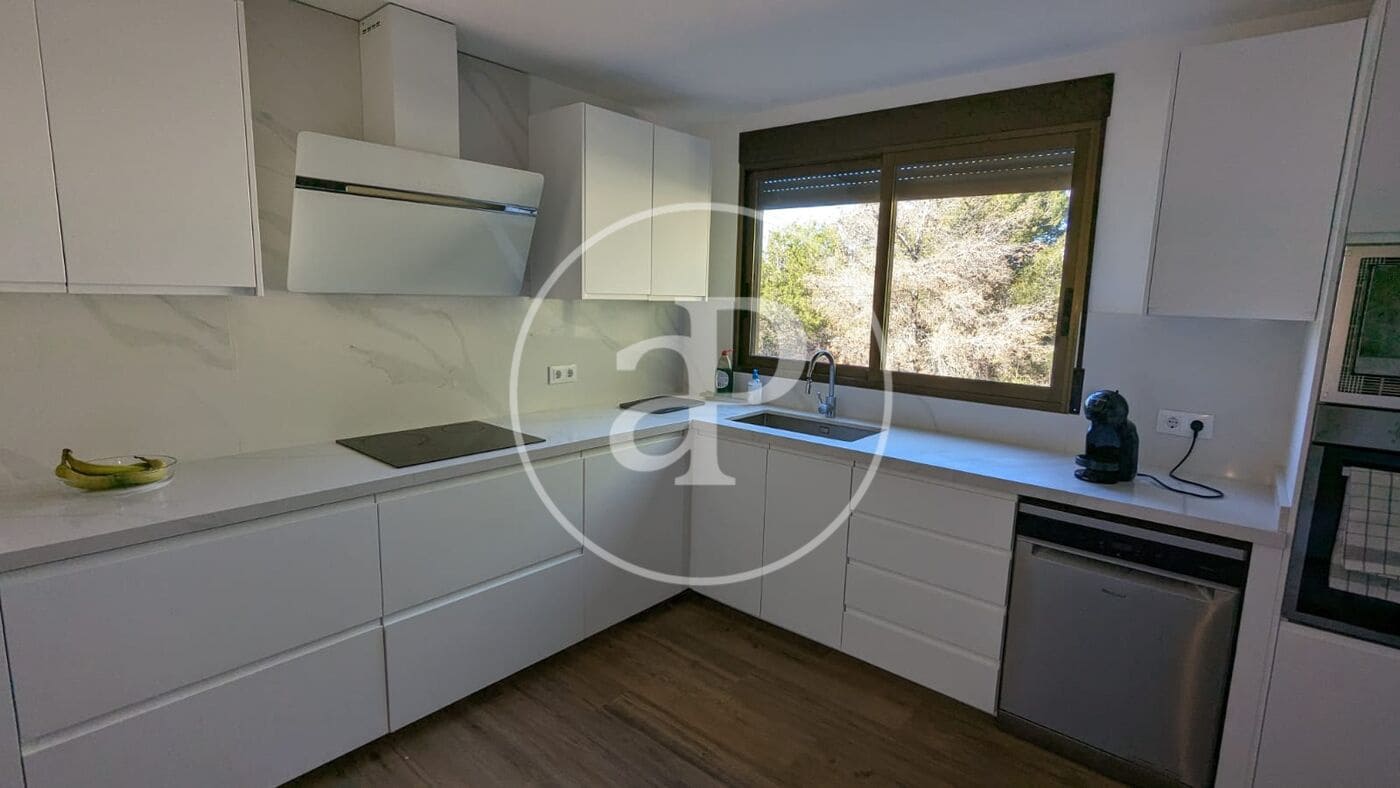 Villa/Maison de 5 chambres à louer à Riba-roja de Turia avec piscine garage - 3 400 € (Ref: 9788483)