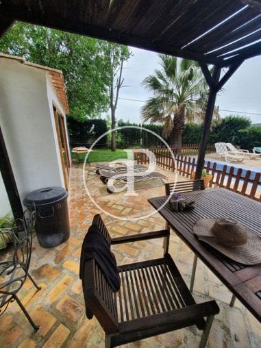 Villa/Maison de 5 chambres à louer à Riba-roja de Turia avec piscine garage - 3 400 € (Ref: 9788483)