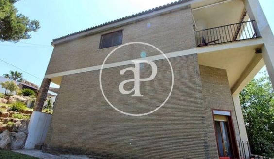 Villa/Maison de 5 chambres à louer à Riba-roja de Turia avec piscine garage - 3 400 € (Ref: 9788483)