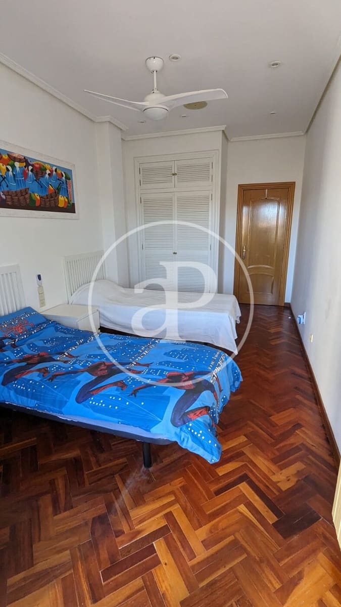 Villa/Maison de 5 chambres à louer à Riba-roja de Turia avec piscine garage - 3 400 € (Ref: 9788483)