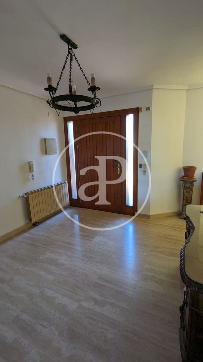 Villa/Maison de 5 chambres à louer à Riba-roja de Turia avec piscine garage - 3 400 € (Ref: 9788483)