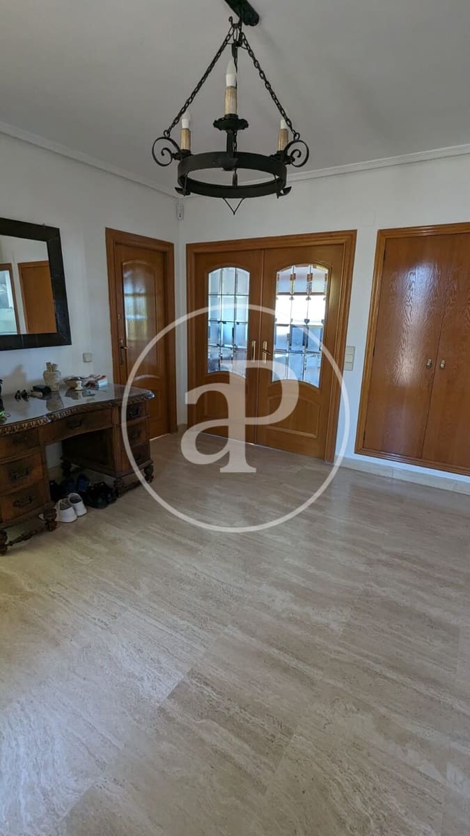 Villa/Maison de 5 chambres à louer à Riba-roja de Turia avec piscine garage - 3 400 € (Ref: 9788483)