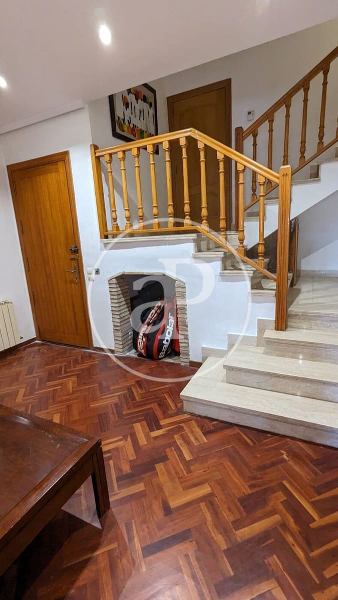 Villa/Maison de 5 chambres à louer à Riba-roja de Turia avec piscine garage - 3 400 € (Ref: 9788483)