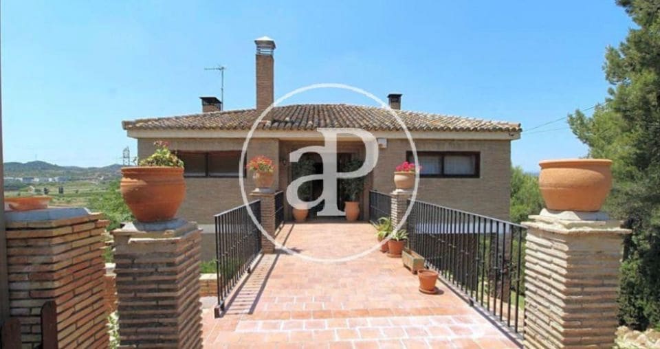 Villa/Maison de 5 chambres à louer à Riba-roja de Turia avec piscine garage - 3 400 € (Ref: 9788483)