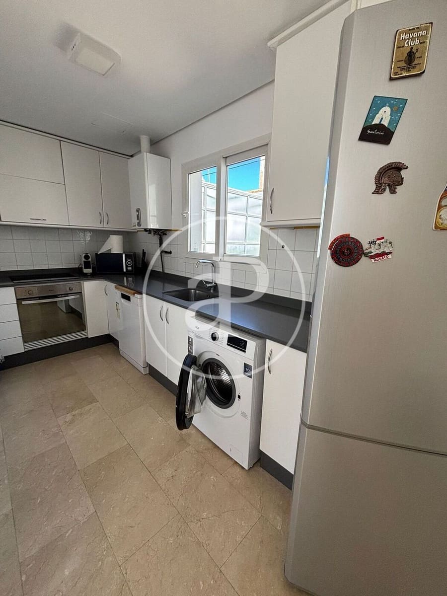 1 sovrum Takvåning att hyra i Valencia stad - 1 900 € (Ref: 9791133)