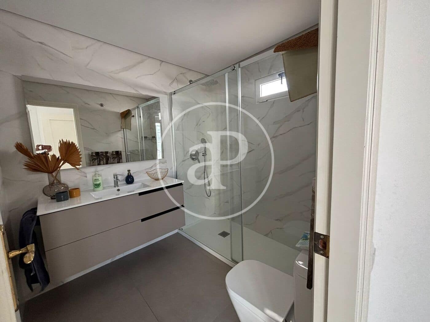 1 sovrum Takvåning att hyra i Valencia stad - 1 900 € (Ref: 9791133)