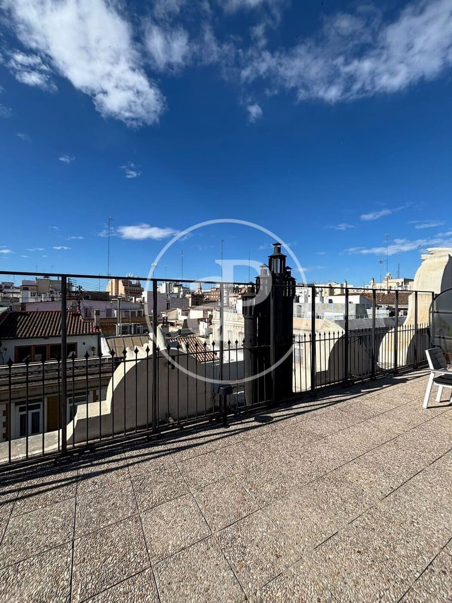 1 sovrum Takvåning att hyra i Valencia stad - 1 900 € (Ref: 9791133)