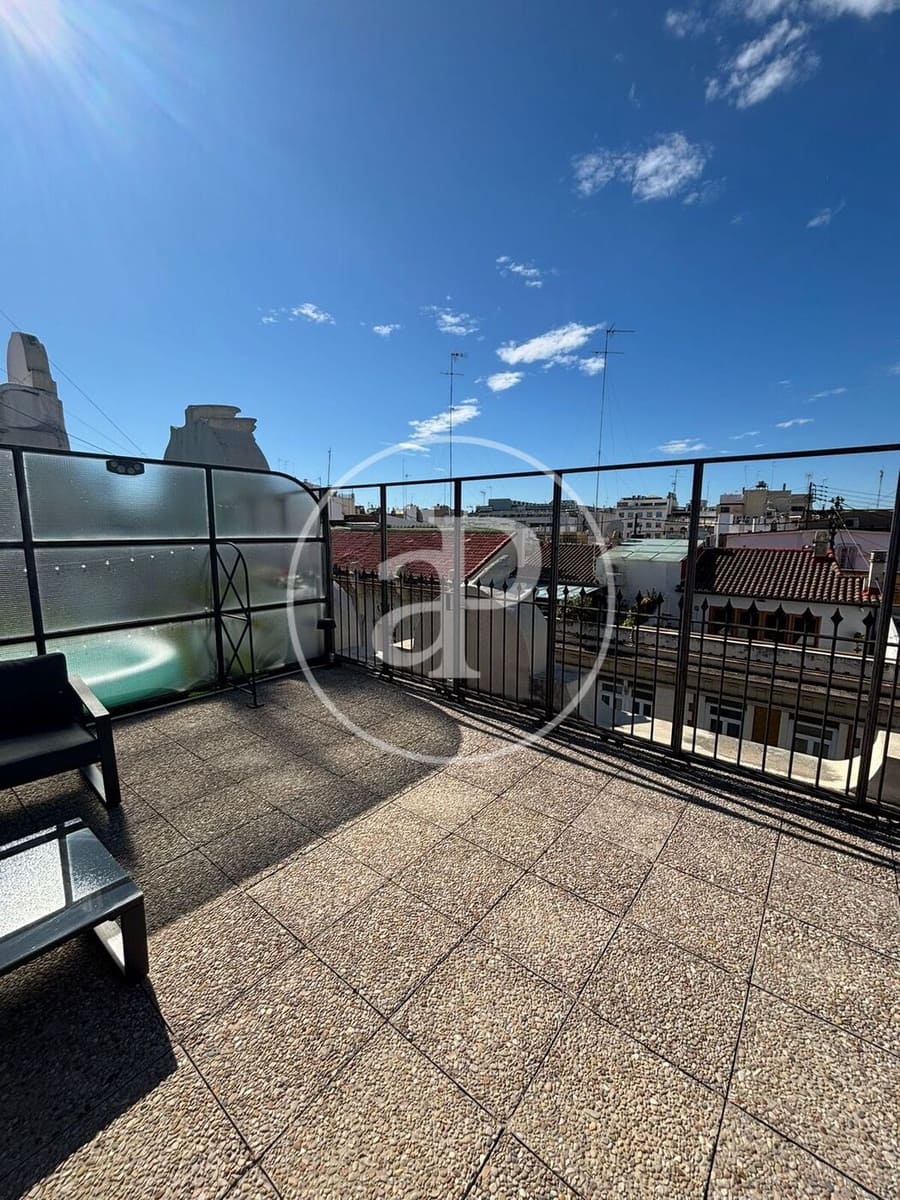 1 sovrum Takvåning att hyra i Valencia stad - 1 900 € (Ref: 9791133)