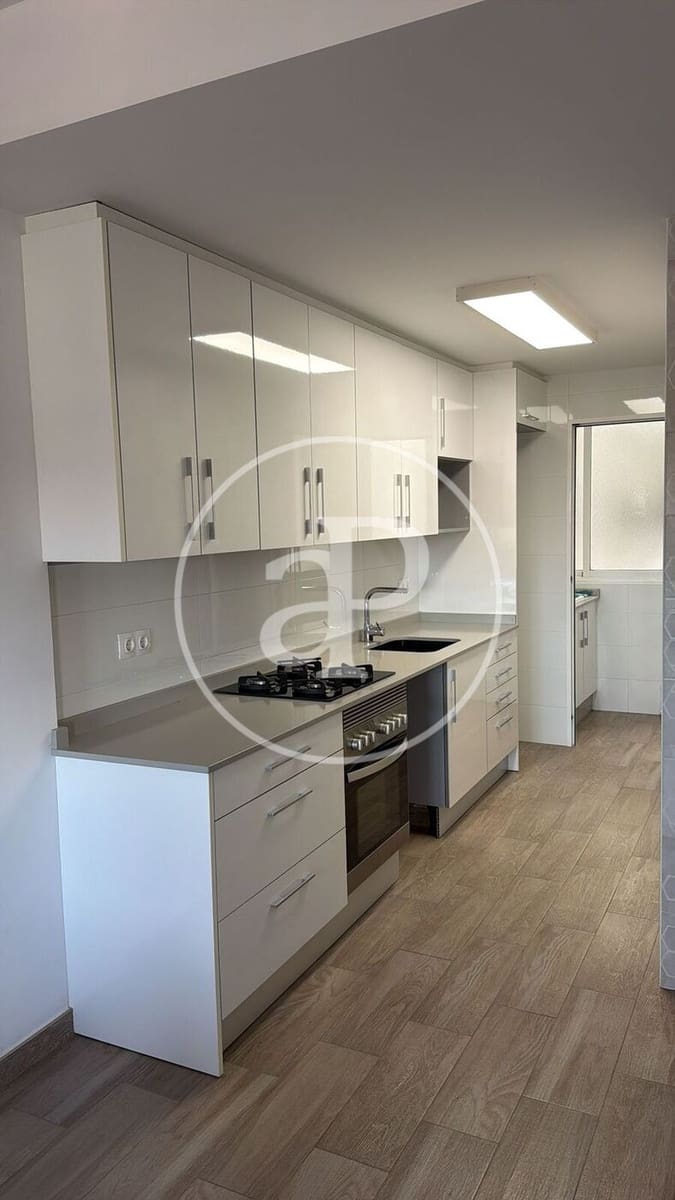 3 bedroom Apartment for rent in Xirivella - € 1,150 (Ref: 9791137)