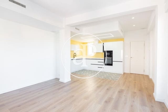 2 slaapkamer Penthouse te huur in Russafa, Valencia stad - € 2.000 (Ref: 9791138)