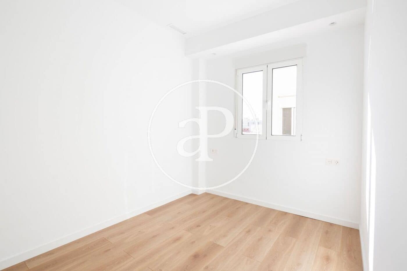 2 makuuhuone Kattohuoneisto vuokrattavana paikassa Valencia kaupunki - 2 000 € (Ref: 9791138)