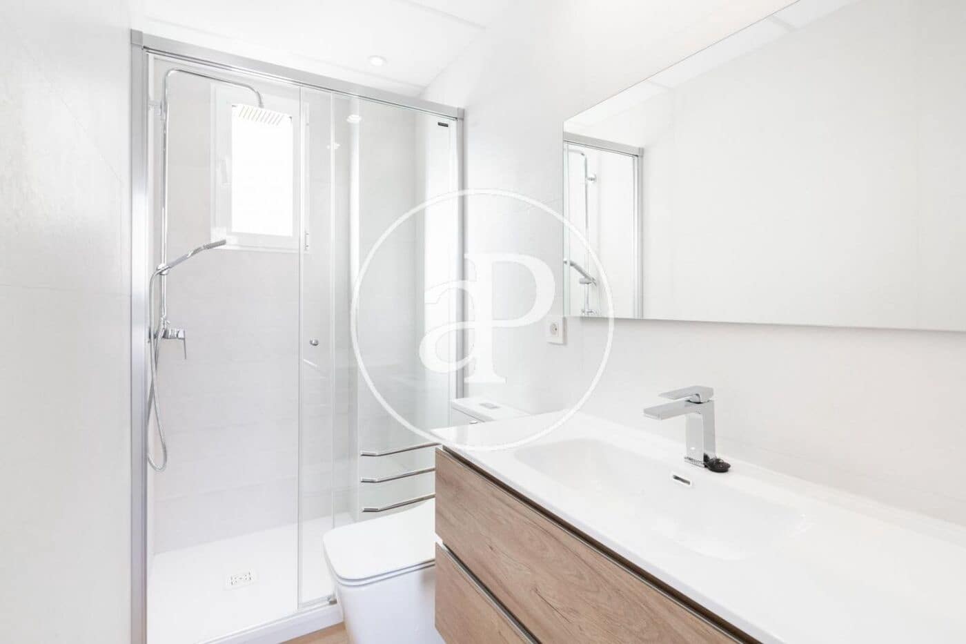 2 makuuhuone Kattohuoneisto vuokrattavana paikassa Valencia kaupunki - 2 000 € (Ref: 9791138)