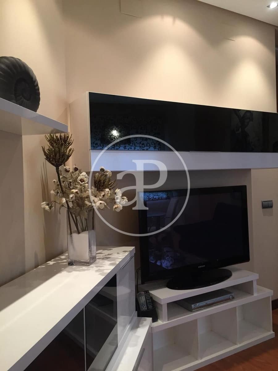 3 Zimmer Apartment zu vermieten in Valencia Stadt - 2.000 € (Ref: 9791139)