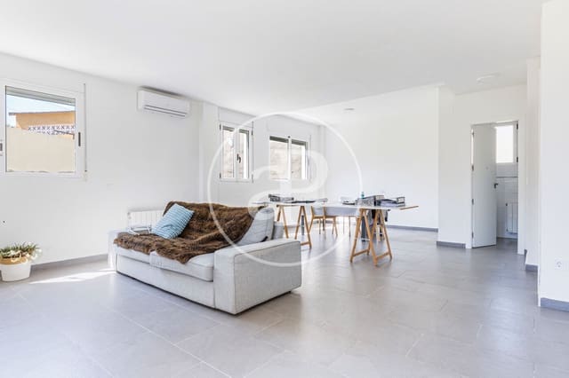 4 soveværelse Villa til salg i San Antonio de Benagéber med swimmingpool - € 590.000 (Ref: 9794740)