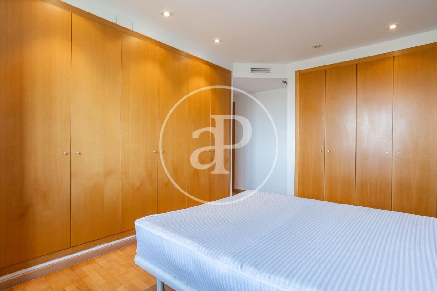 3 soverom Leilighet til leie i Valencia by med garasje - € 2 600 (Ref: 9797218)