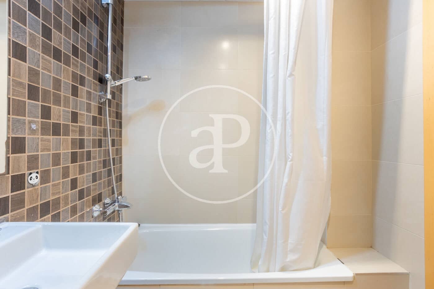 3 soverom Leilighet til leie i Valencia by med garasje - € 2 600 (Ref: 9797218)