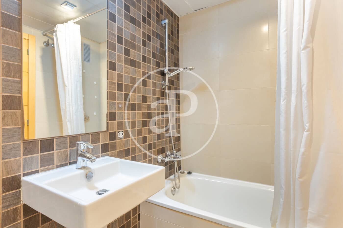 3 soverom Leilighet til leie i Valencia by med garasje - € 2 600 (Ref: 9797218)