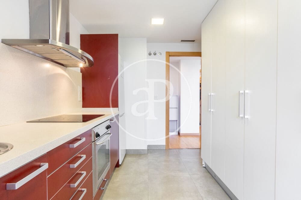 3 slaapkamer Appartement te huur in Valencia stad met garage - € 1.950 (Ref: 9797218)