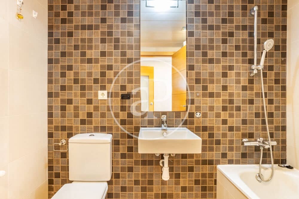 3 slaapkamer Appartement te huur in Valencia stad met garage - € 1.950 (Ref: 9797218)
