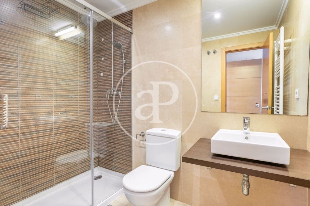 3 slaapkamer Appartement te huur in Valencia stad met garage - € 1.950 (Ref: 9797218)