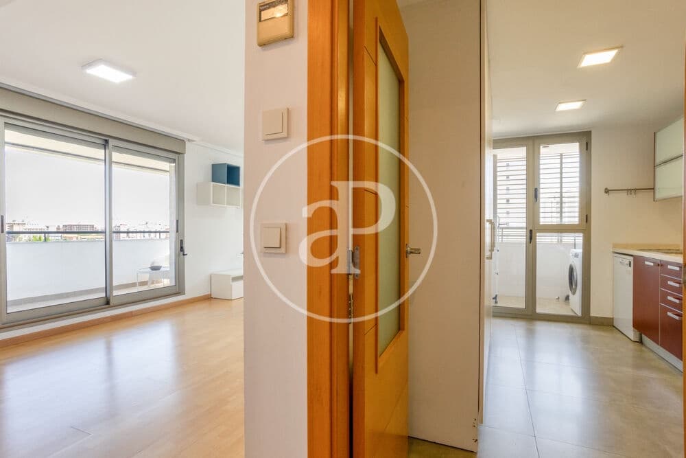 3 slaapkamer Appartement te huur in Valencia stad met garage - € 1.950 (Ref: 9797218)