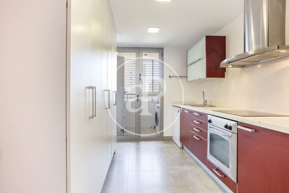 3 slaapkamer Appartement te huur in Valencia stad met garage - € 1.950 (Ref: 9797218)