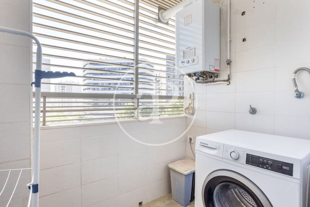 3 slaapkamer Appartement te huur in Valencia stad met garage - € 1.950 (Ref: 9797218)