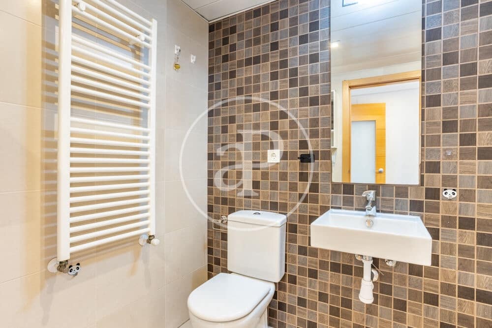 3 slaapkamer Appartement te huur in Valencia stad met garage - € 1.950 (Ref: 9797218)