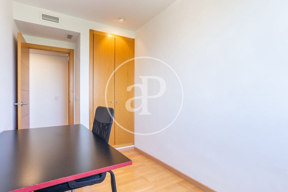3 slaapkamer Appartement te huur in Valencia stad met garage - € 1.950 (Ref: 9797218)