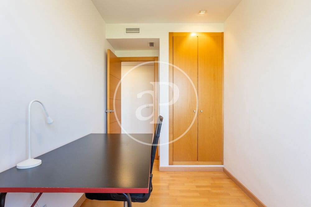 3 slaapkamer Appartement te huur in Valencia stad met garage - € 1.950 (Ref: 9797218)