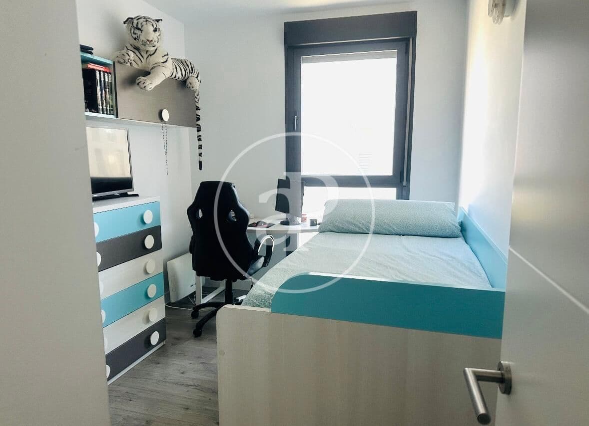 3 bedroom Apartment for rent in Valencia city with pool garage - € 2,600 (Ref: 9797223)