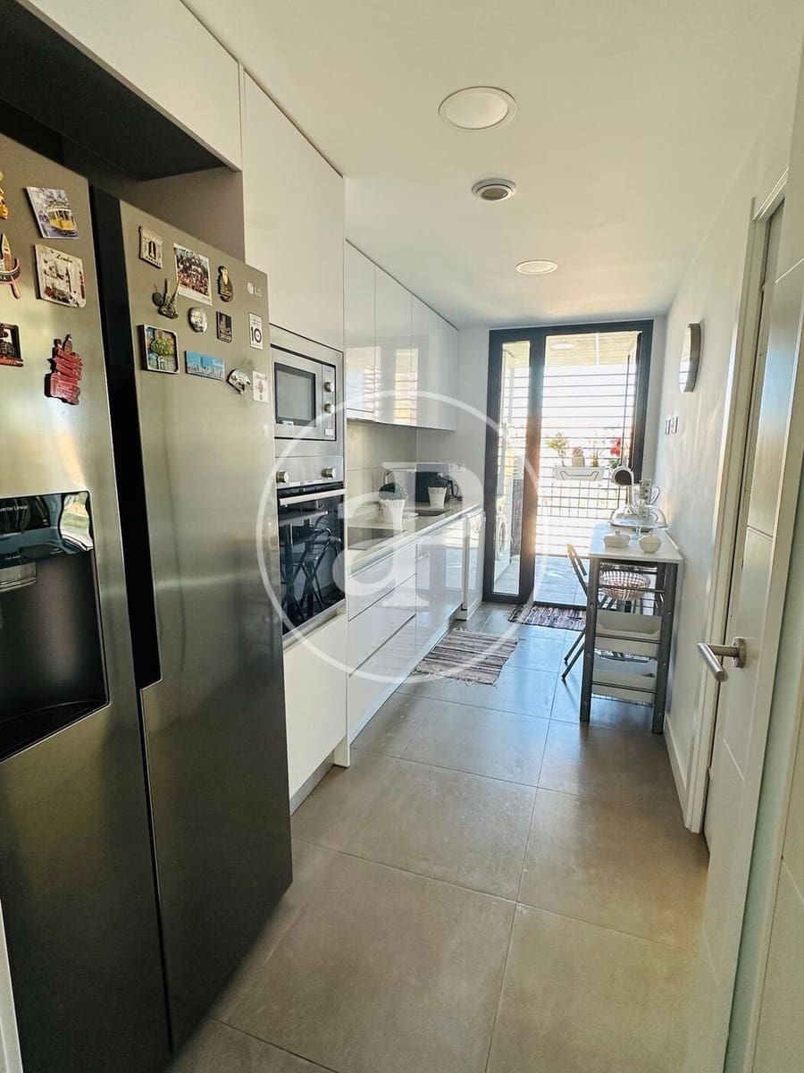 3 bedroom Apartment for rent in Valencia city with pool garage - € 2,600 (Ref: 9797223)