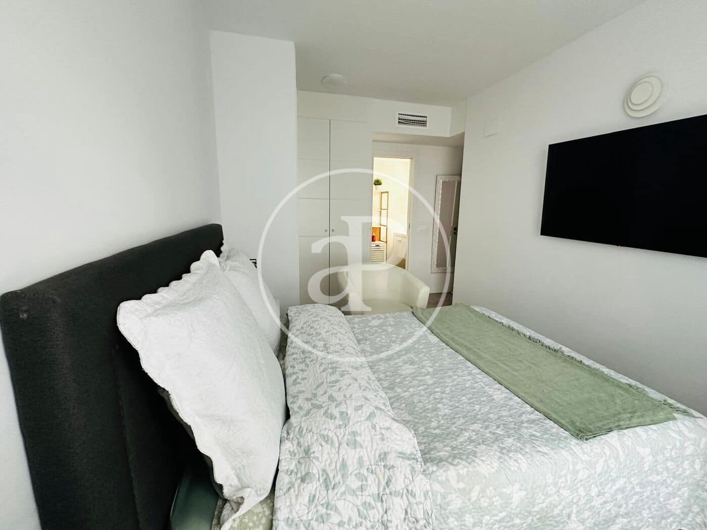 3 bedroom Apartment for rent in Valencia city with pool garage - € 2,600 (Ref: 9797223)