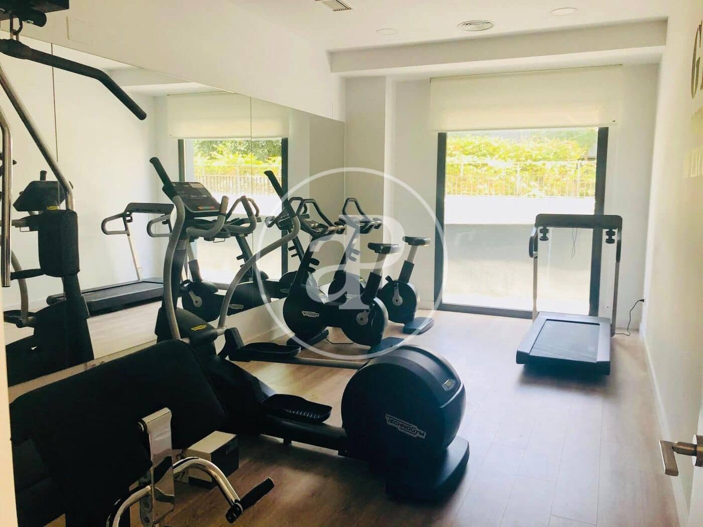 3 bedroom Apartment for rent in Valencia city with pool garage - € 2,600 (Ref: 9797223)