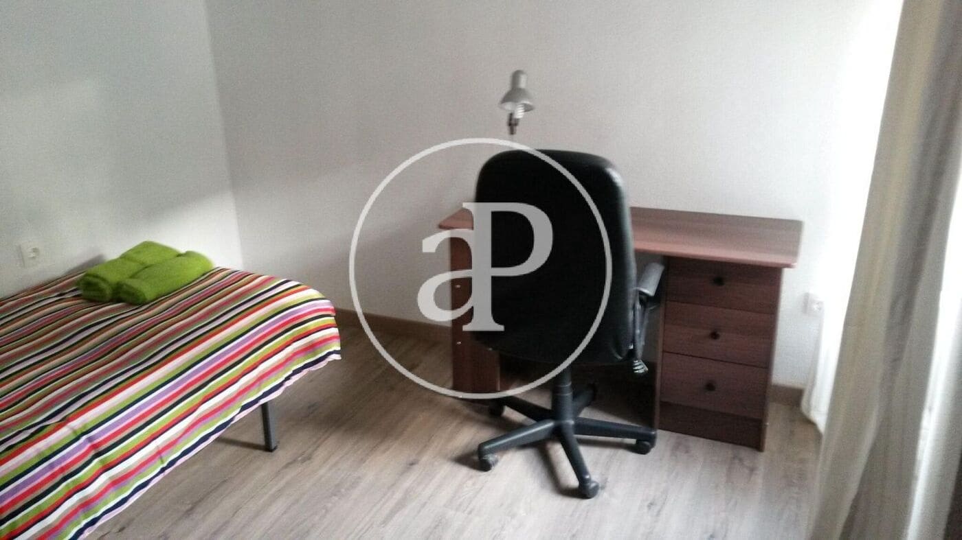 4 slaapkamer Appartement te huur in Valencia stad - € 1.550 (Ref: 9797224)