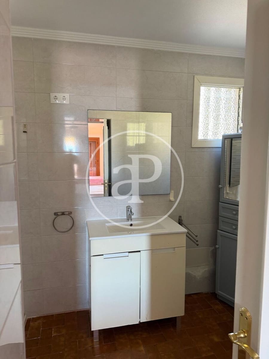 3 soverom Villa til leie i Arenales del Sol med svømmebasseng garasje - € 2 500 (Ref: 9799379)