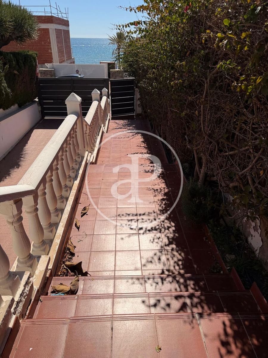 3 soverom Villa til leie i Arenales del Sol med svømmebasseng garasje - € 2 500 (Ref: 9799379)