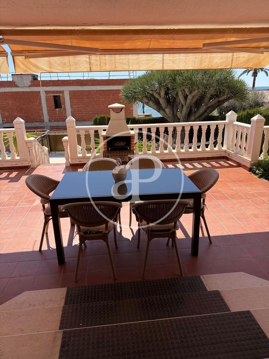 3 soverom Villa til leie i Arenales del Sol med svømmebasseng garasje - € 2 500 (Ref: 9799379)