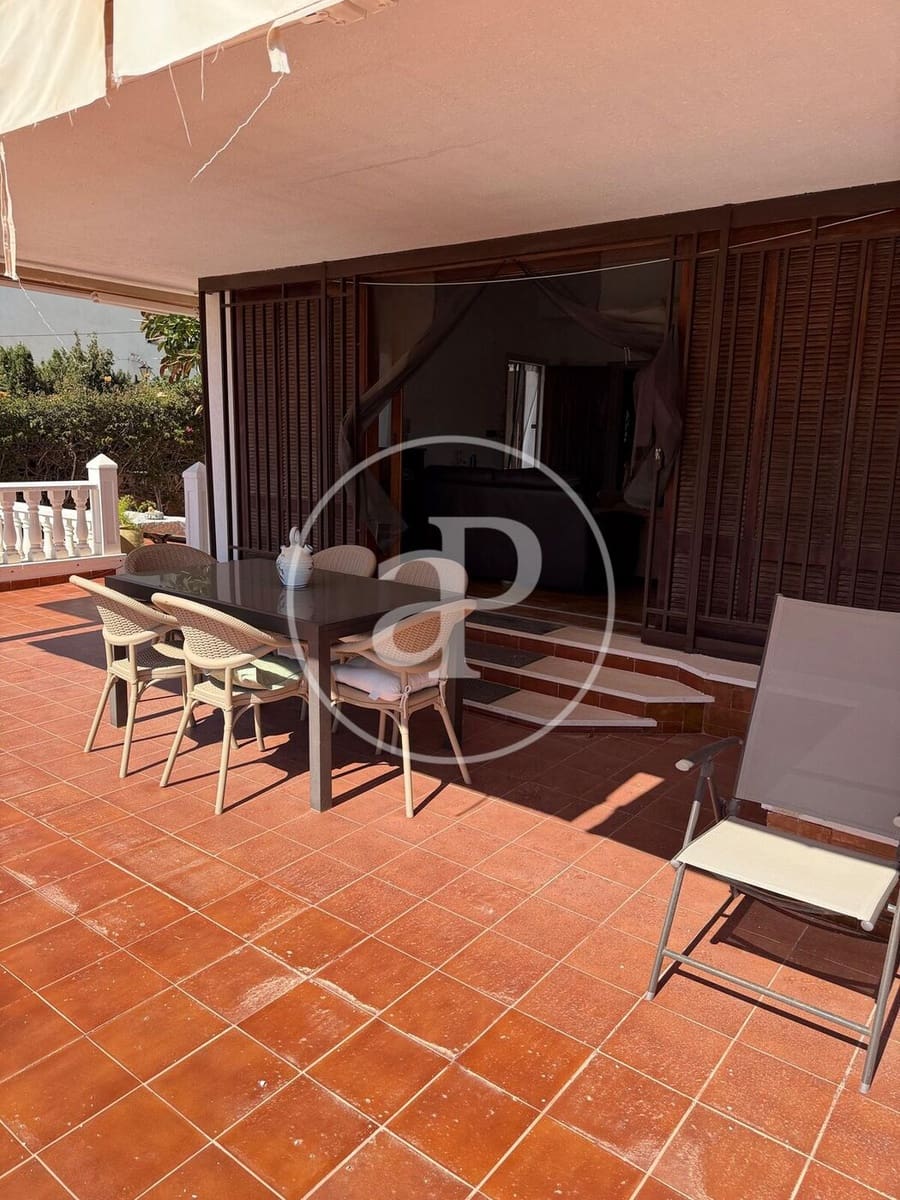 3 soverom Villa til leie i Arenales del Sol med svømmebasseng garasje - € 2 500 (Ref: 9799379)