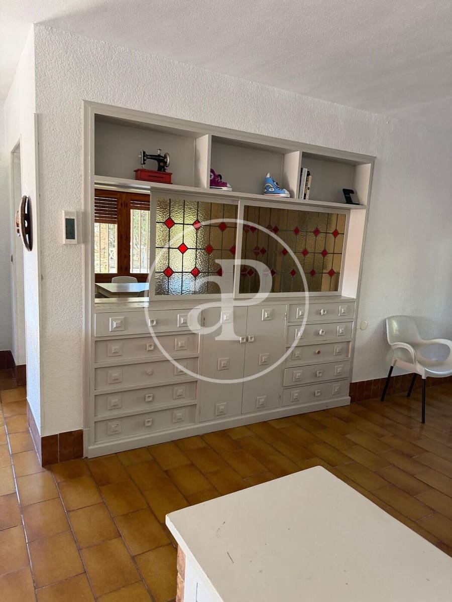 3 soverom Villa til leie i Arenales del Sol med svømmebasseng garasje - € 2 500 (Ref: 9799379)