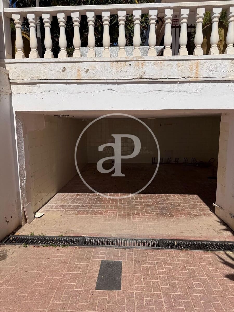 3 soverom Villa til leie i Arenales del Sol med svømmebasseng garasje - € 2 500 (Ref: 9799379)